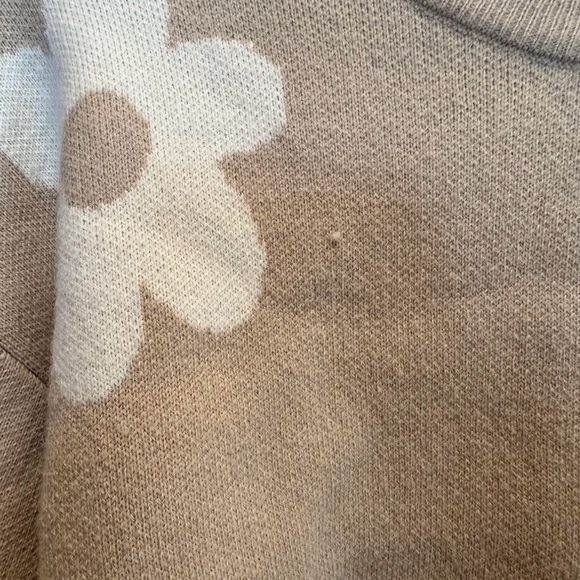 Le Lis Floral Cropped Sweater | Coquette Cottagecore Daisy Knit – Size Medium - Picture 7 of 8